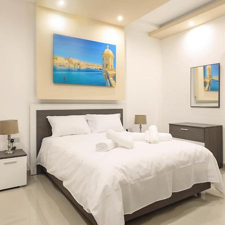 Luxurious Duplex Seafront Apt W Amazing Sea Views Birżebbuġa エクステリア 写真