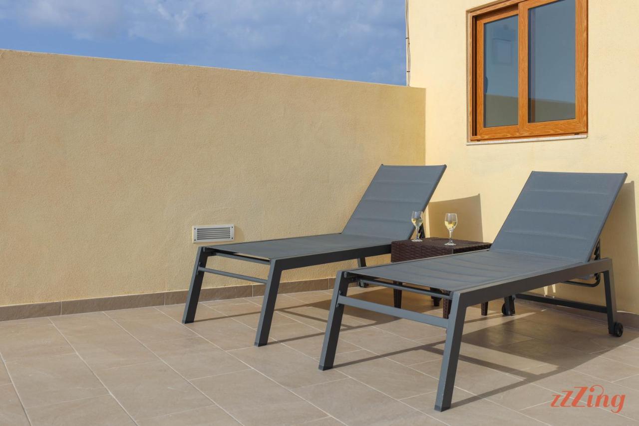 Luxurious Duplex Seafront Apt W Amazing Sea Views Birżebbuġa エクステリア 写真
